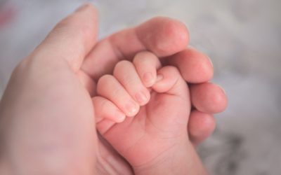 Carta de un bebé en camino a mamá.  Celebrando el Día de las Madres 2020.